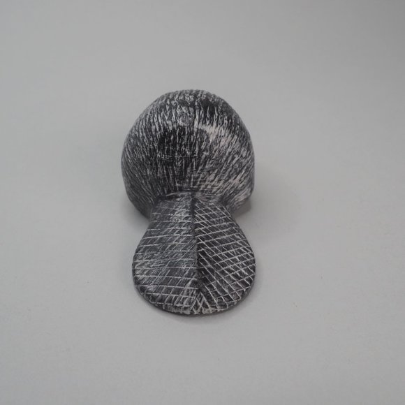 Small Bear Cubs & Beaver Soap Stone Sculptures - Picture 4 of 12